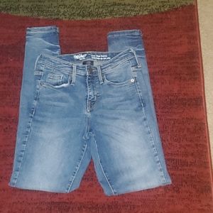 Size 00 24r Jean's. Excellent condition